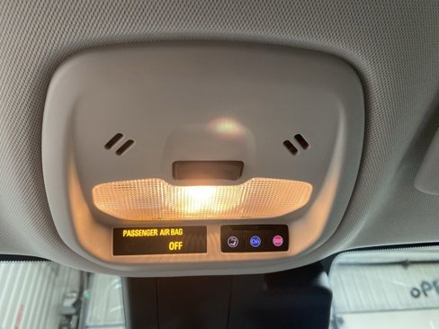 Used 2025 Chevrolet Trax LT w/ LT Convenience Package image 34