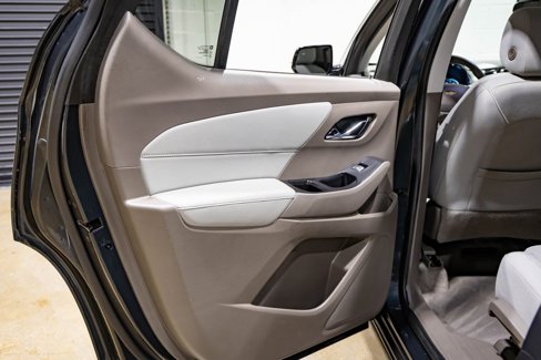 Used 2018 Chevrolet Traverse LT image 34