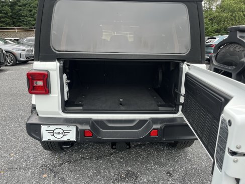 Used 2021 Jeep Wrangler Unlimited Sahara image 9