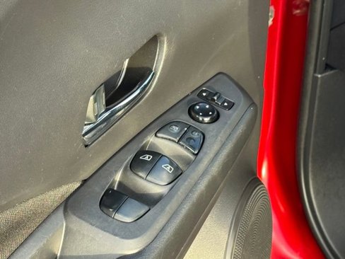 Used 2023 Nissan Kicks SV image 5
