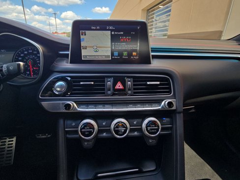 Used 2019 Genesis G70 2.0T Advanced w/ Sport Package image 21