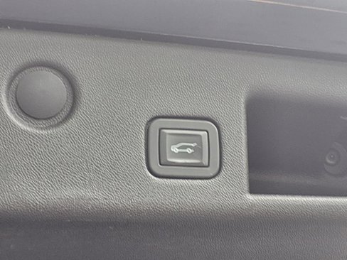 Used 2019 Chevrolet Equinox LT image 22