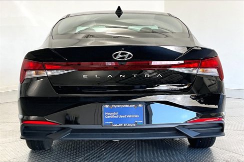 Used 2023 Hyundai Elantra SEL w/ Cargo Package image 4