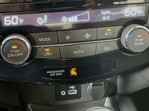 Certified 2020 Nissan Rogue Sport SV image 13