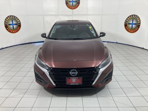 Used 2024 Nissan Altima 2.5 SV image 16