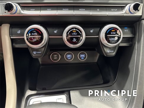 Used 2023 Genesis G70 2.0T image 28