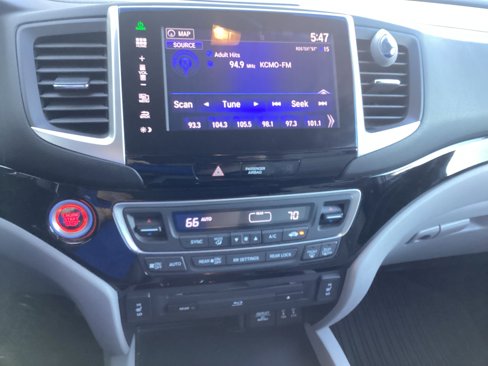 Used 2016 Honda Pilot Touring image 7