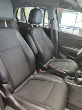 Used 2021 Chevrolet Trax LT w/ LT Convenience Package image 12