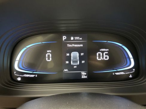 New 2025 Hyundai Venue SEL image 16