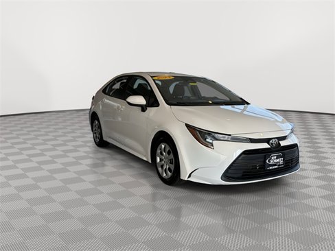 Used 2023 Toyota Corolla LE image 2