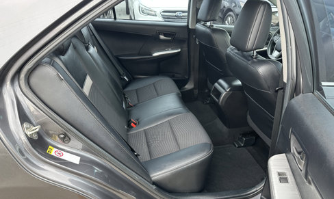 Used 2014 Toyota Camry SE image 11