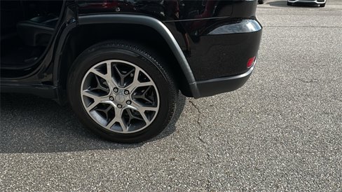 Used 2019 Jeep Grand Cherokee Limited image 19