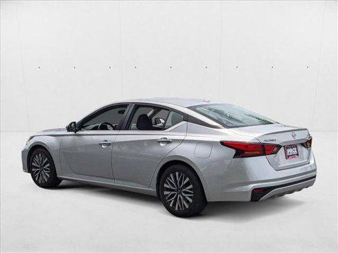 Used 2023 Nissan Altima 2.5 SV image 8