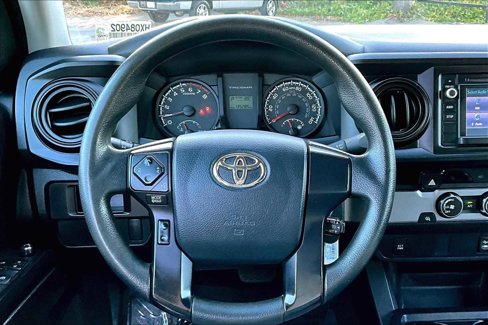Used 2017 Toyota Tacoma SR image 5