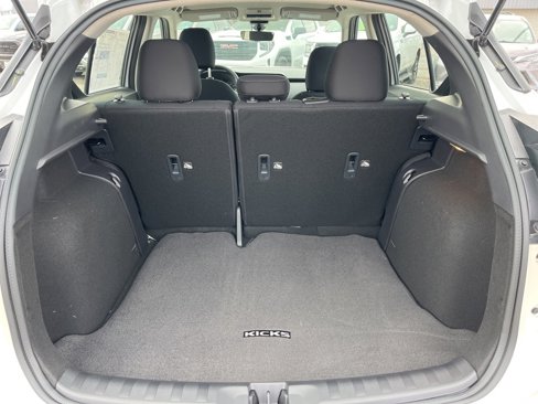 New 2024 Nissan Kicks SV w/ Interior Electronics Package image 9