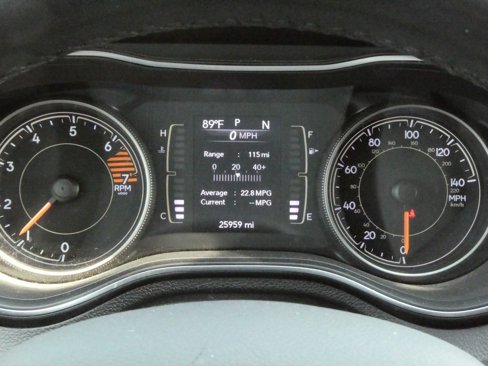 Used 2019 Jeep Cherokee Latitude Plus image 5