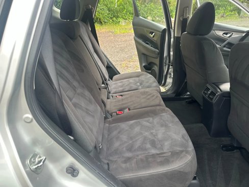 Used 2015 Nissan Rogue S image 16