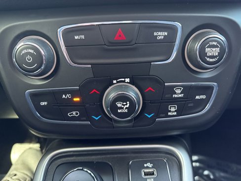 Certified 2018 Jeep Compass Latitude w/ Popular Equipment Group image 28