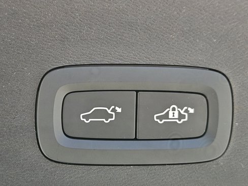 New 2026 Volvo XC40 B5 Core image 13