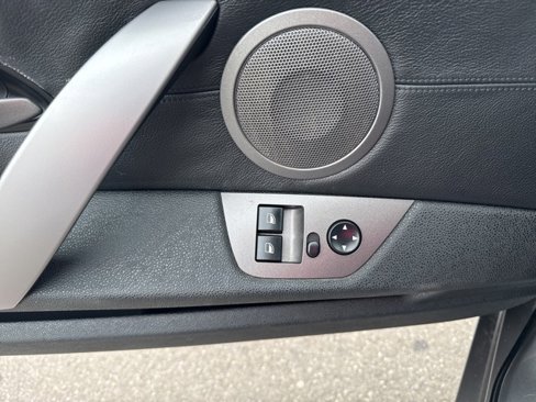 Used 2004 BMW Z4 2.5i image 11