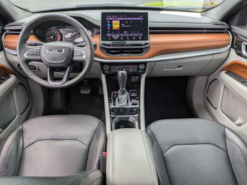 Used 2023 Jeep Compass Limited image 25