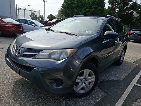 Used 2014 Toyota RAV4 LE image 2