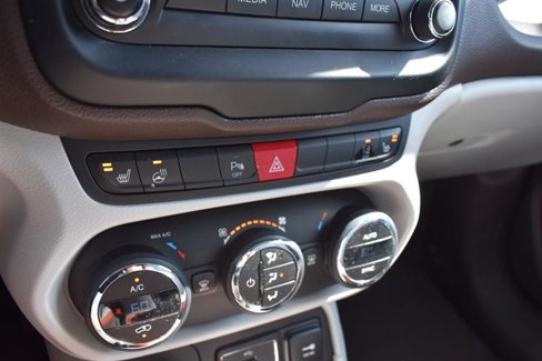 Used 2016 Jeep Renegade Limited image 15