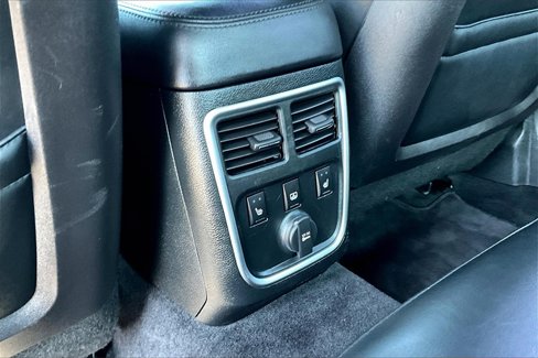 Used 2013 Chrysler 300 C image 33
