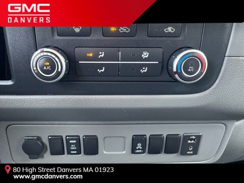 Used 2021 Nissan NV 2500 SV image 21