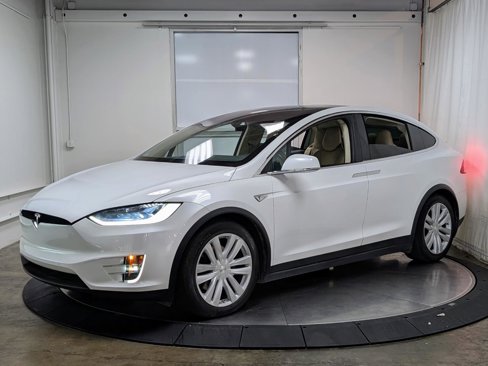 Used 2016 Tesla Model X 75D image 4