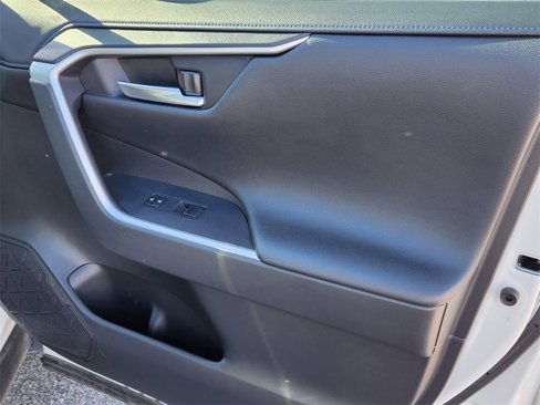 Used 2020 Toyota RAV4 XSE image 18