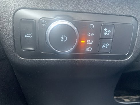 Used 2020 Ford Escape Titanium image 24