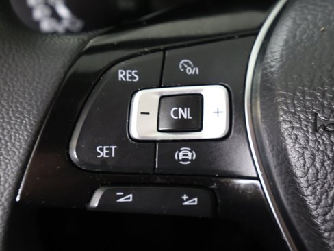 Used 2020 Volkswagen Tiguan S image 39