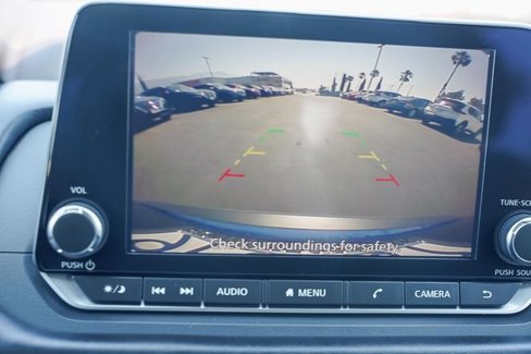 Certified 2022 Nissan Rogue SV image 25
