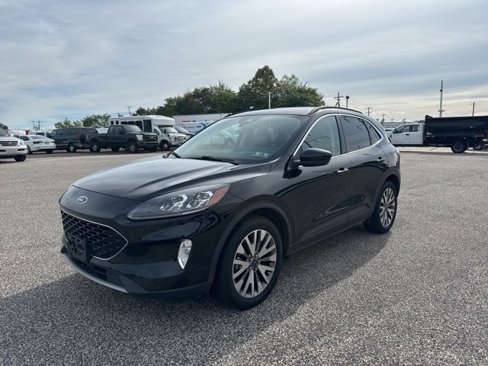 Used 2022 Ford Escape Titanium w/ Class II Trailer Tow Package image 3