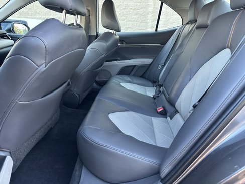 Used 2018 Toyota Camry XLE image 20
