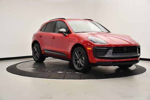 Certified 2025 Porsche Macan Turbo image 9