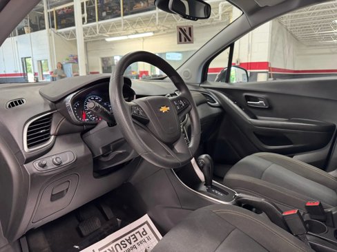 Used 2021 Chevrolet Trax LS w/ Tint and Cruise Package image 15