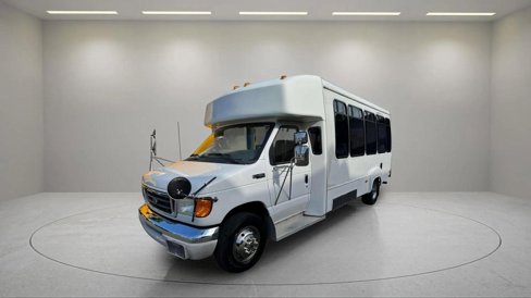 Used 2003 Ford E-450 and Econoline 450 image 7