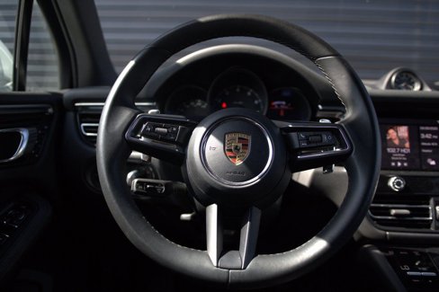 Certified 2023 Porsche Macan image 35