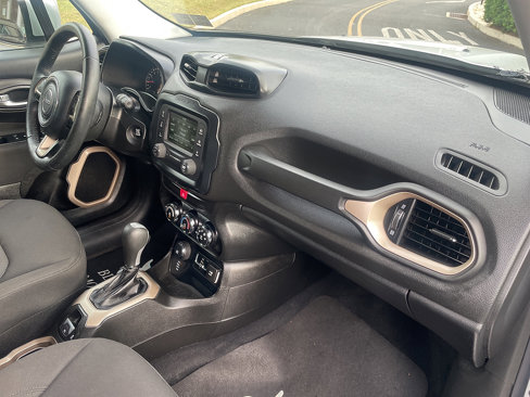Used 2016 Jeep Renegade Latitude image 44