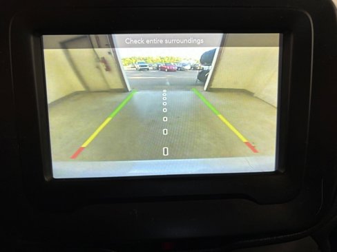 Used 2021 Jeep Renegade Latitude image 14
