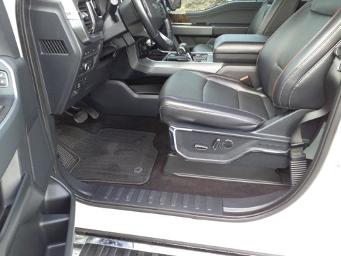 Used 2021 Ford F150 Lariat w/ Trailer Tow Package image 12