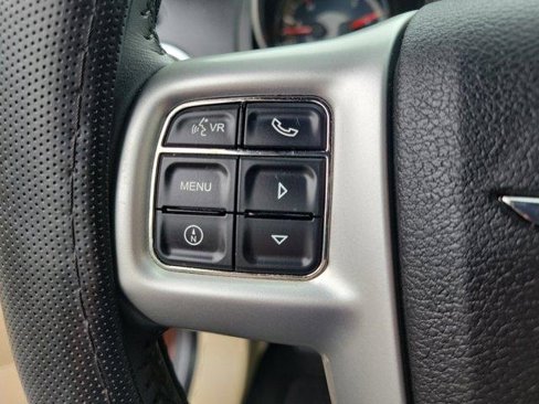 Used 2013 Chrysler 200 Limited image 5