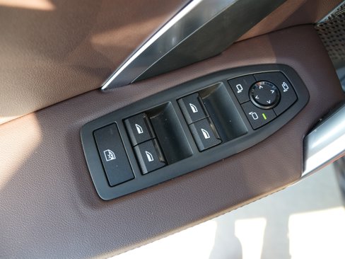 Used 2024 BMW X2 xDrive28i w/ Premium Package image 17
