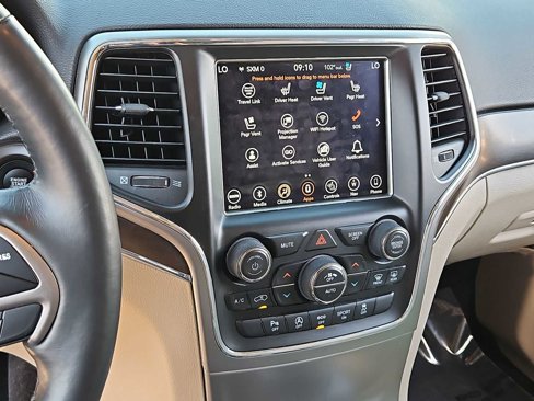 Used 2018 Jeep Grand Cherokee Limited w/ Luxury Group II image 27
