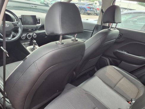 Certified 2022 Hyundai Venue Limited w/ Cargo Package image 8