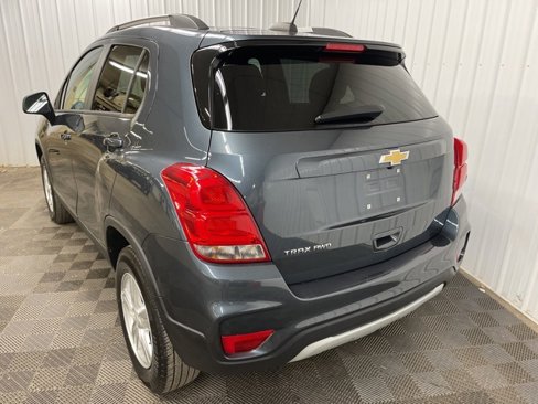 Used 2021 Chevrolet Trax LT w/ LT Convenience Package image 4