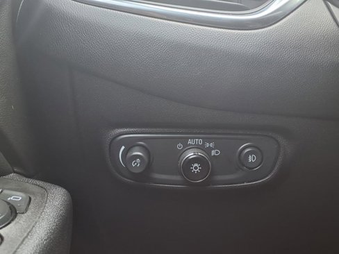Used 2021 Chevrolet Equinox LT image 16