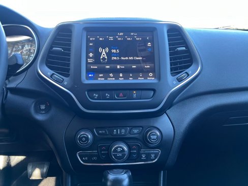 Used 2023 Jeep Cherokee Altitude Lux image 24